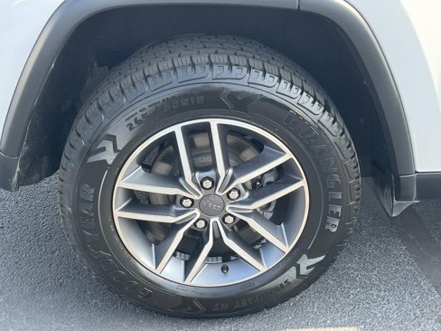 Used 2020 Jeep Grand Cherokee Limited image 9