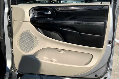 Used 2019 Dodge Grand Caravan SE image 21