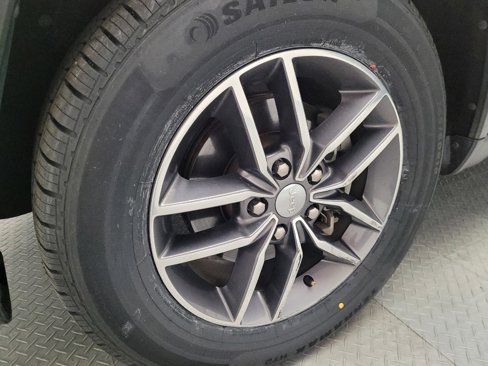 Used 2018 Jeep Grand Cherokee Limited image 31