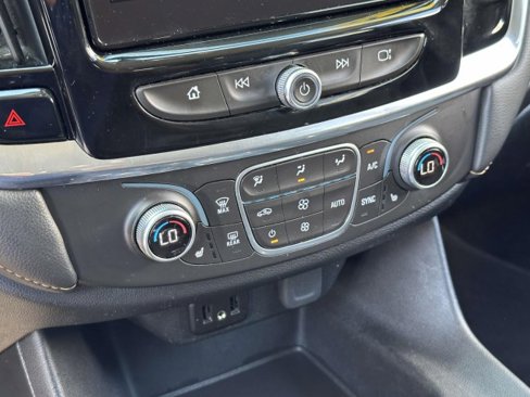 Used 2018 Chevrolet Traverse LT image 21