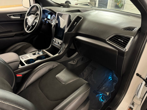 Used 2021 Ford Edge ST image 37
