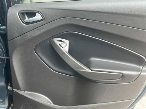Used 2019 Ford Escape SE image 17