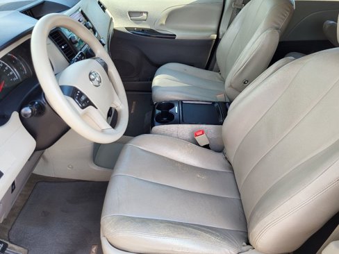 Used 2011 Toyota Sienna LE image 13