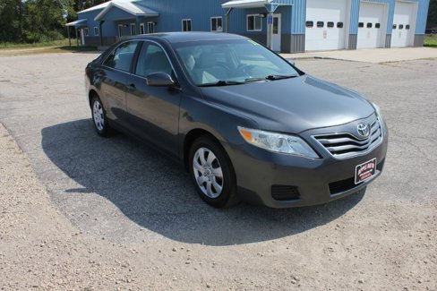 Used 2011 Toyota Camry LE image 4