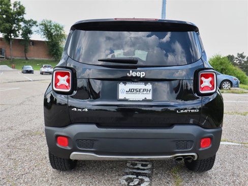 Used 2017 Jeep Renegade Limited image 4