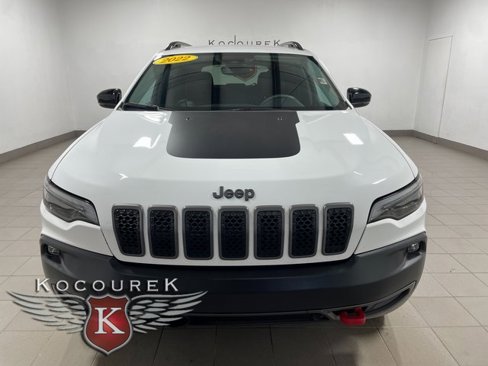 Used 2022 Jeep Cherokee Trailhawk image 2