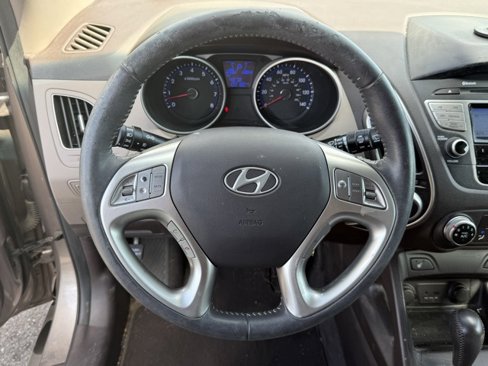 Used 2013 Hyundai Tucson GLS image 38