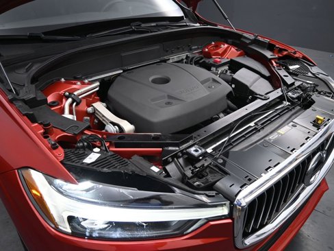 Certified 2021 Volvo XC60 T5 Inscription w/ Protection Package image 38