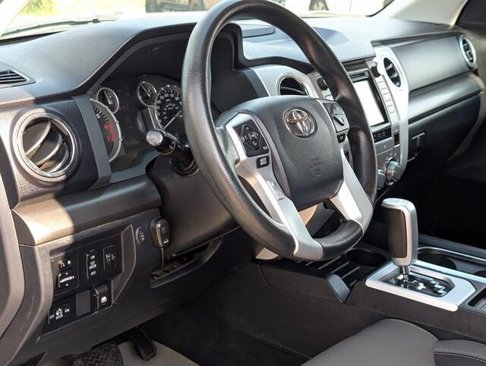 Used 2017 Toyota Tundra SR5 w/ SR5 Upgrade Package image 28