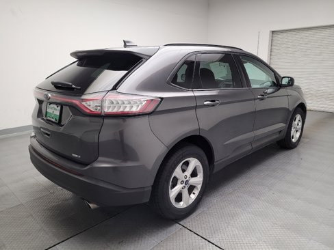 Used 2017 Ford Edge SE image 9