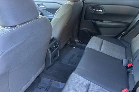 Used 2024 Nissan Rogue SV image 13