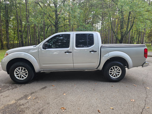 Used 2016 Nissan Frontier SV image 10