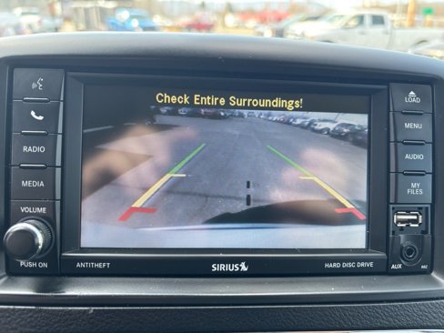 Used 2016 Chrysler Town & Country Touring image 36