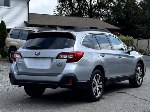 Used 2018 Subaru Outback 2.5i Limited image 3