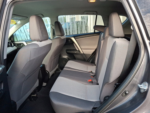 Used 2015 Toyota RAV4 LE image 11