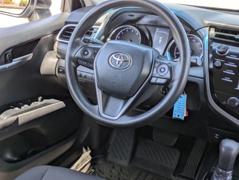 Used 2018 Toyota Camry LE image 15