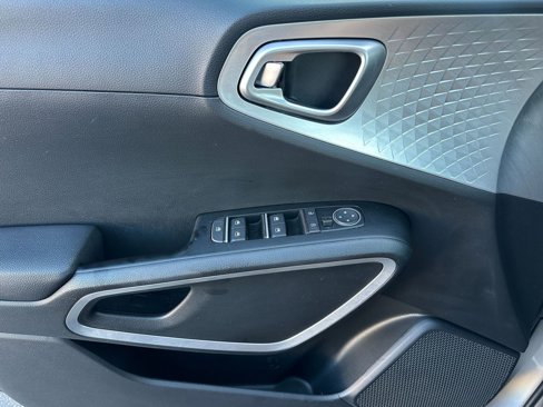 Used 2024 Kia Soul LX w/ LX Technology Package image 20