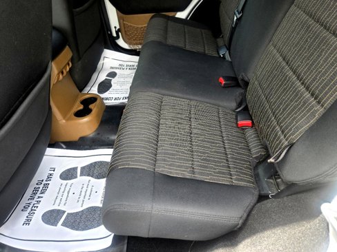 Used 2012 Jeep Wrangler Unlimited Rubicon w/ Connectivity Group image 35