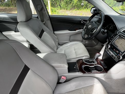 Used 2014 Toyota Camry XLE image 46