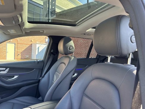 Used 2021 Mercedes-Benz GLC 300 4MATIC image 17