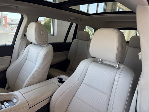 Used 2020 Mercedes-Benz GLS 450 4MATIC image 25