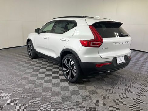 New 2025 Volvo XC40 B5 Plus w/ Protection Package Premier image 4