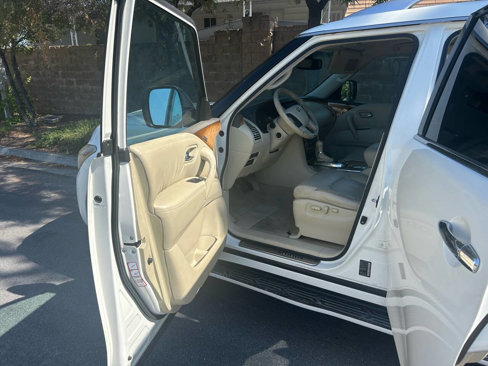 Used 2011 INFINITI QX56 2WD w/ Theater Pkg image 6