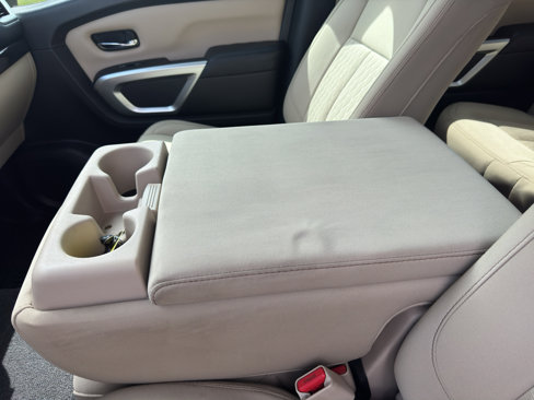 Used 2017 Nissan Titan SV image 27
