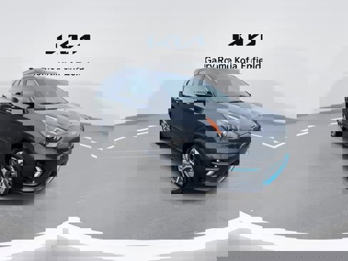 Used 2022 Kia Niro EX w/ Cold Weather Package image 2
