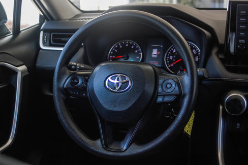Used 2022 Toyota RAV4 LE image 15