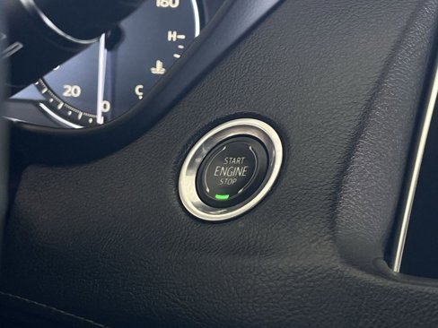 Used 2020 Cadillac XT4 Premium Luxury image 16