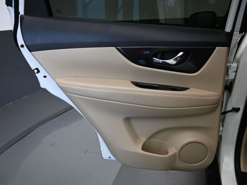 Used 2019 Nissan Rogue SL w/ Premium Package image 33