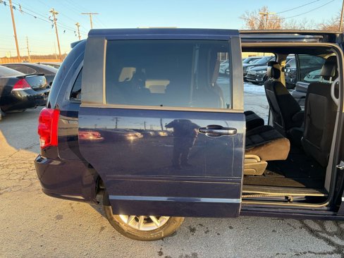 Used 2014 Dodge Grand Caravan SE image 12