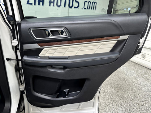 Used 2016 Ford Explorer Platinum image 21