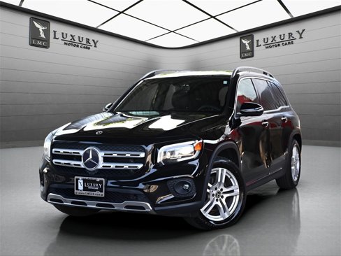 Used 2021 Mercedes-Benz GLB 250 4MATIC w/ Premium Package image 3