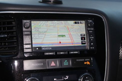 Used 2014 Mitsubishi Outlander SE image 16