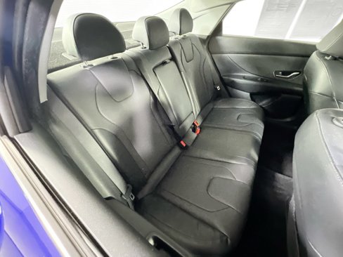 Used 2023 Hyundai Elantra Limited image 27