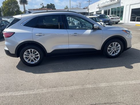 Used 2020 Ford Escape SE image 11