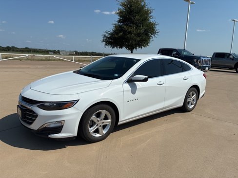 Used 2024 Chevrolet Malibu LS image 1