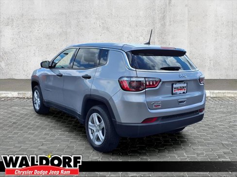 Used 2023 Jeep Compass Sport image 4