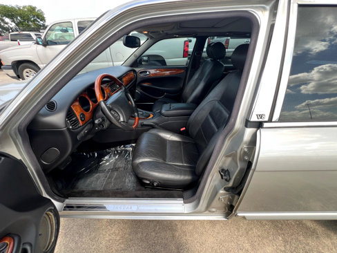 Used 1999 Jaguar XJ8 image 50