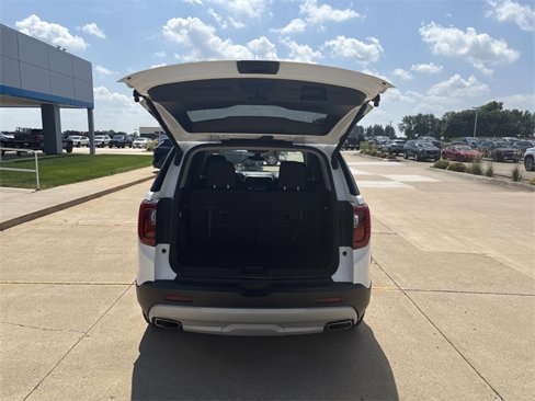 Used 2023 GMC Acadia SLE w/ Driver Convenience Package image 11
