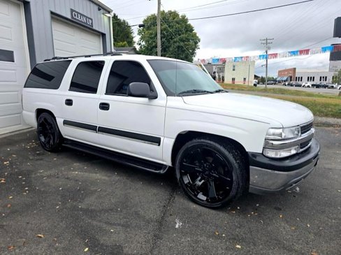 Used 2003 Chevrolet Suburban LS w/ LS Preferred Equipment Group image 3