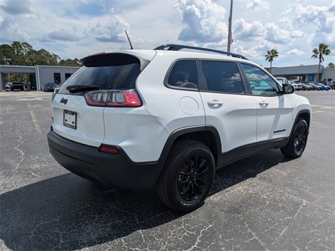 Used 2023 Jeep Cherokee Altitude Lux image 7
