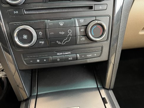 Used 2017 Ford Explorer XLT image 15