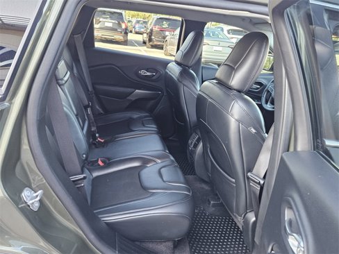 Used 2019 Jeep Cherokee Latitude Plus w/ Cold Weather Group image 19