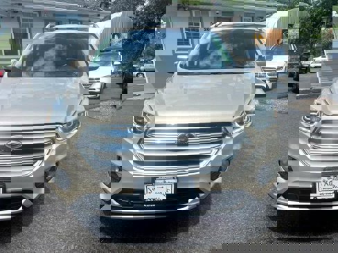 Used 2017 Ford Escape Titanium image 2
