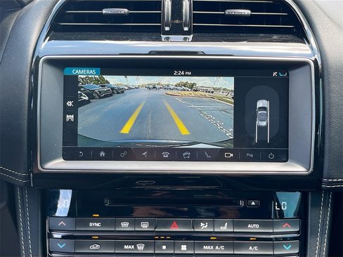 Used 2019 Jaguar F-PACE R-Sport image 13