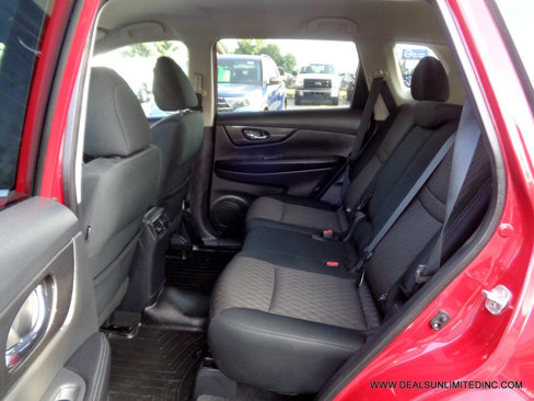 Used 2017 Nissan Rogue SV image 15