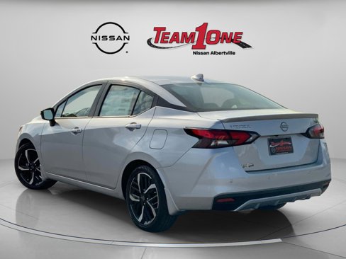 New 2025 Nissan Versa SR w/ Trunk Package image 4